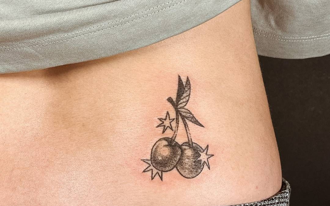 Ghidul Complet al Tatuajelor Minimaliste: Eleganta in Simplitate - The Shepherd Ink Studio